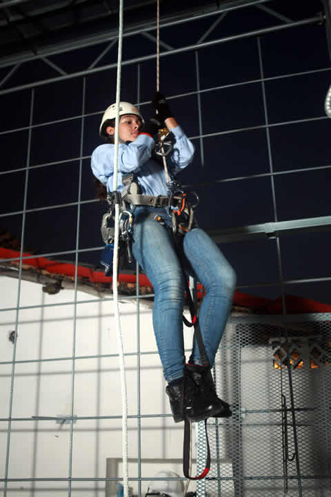 Arnés de seguridad para rescate vertical en alturas